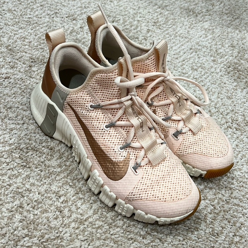 Nike Metcon 3 in Guava Ice